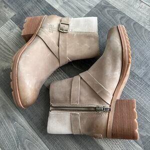 Sorel Cate™ Buckle Boots
